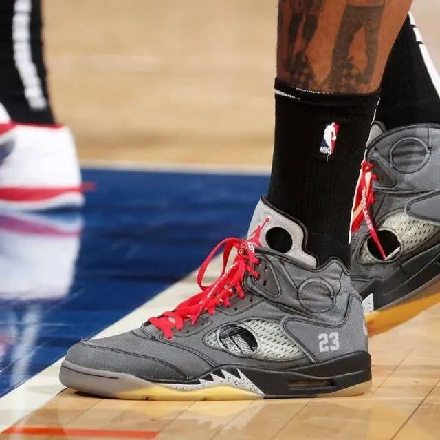 板与信心增 板与信心增